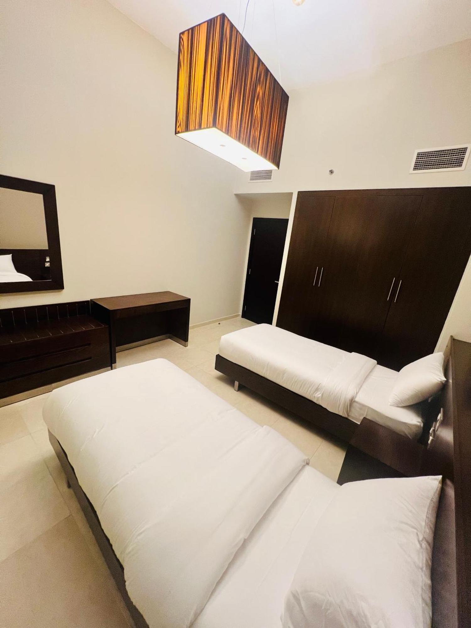 Alraef Luxury Apartments ดูไบ ภายนอก รูปภาพ