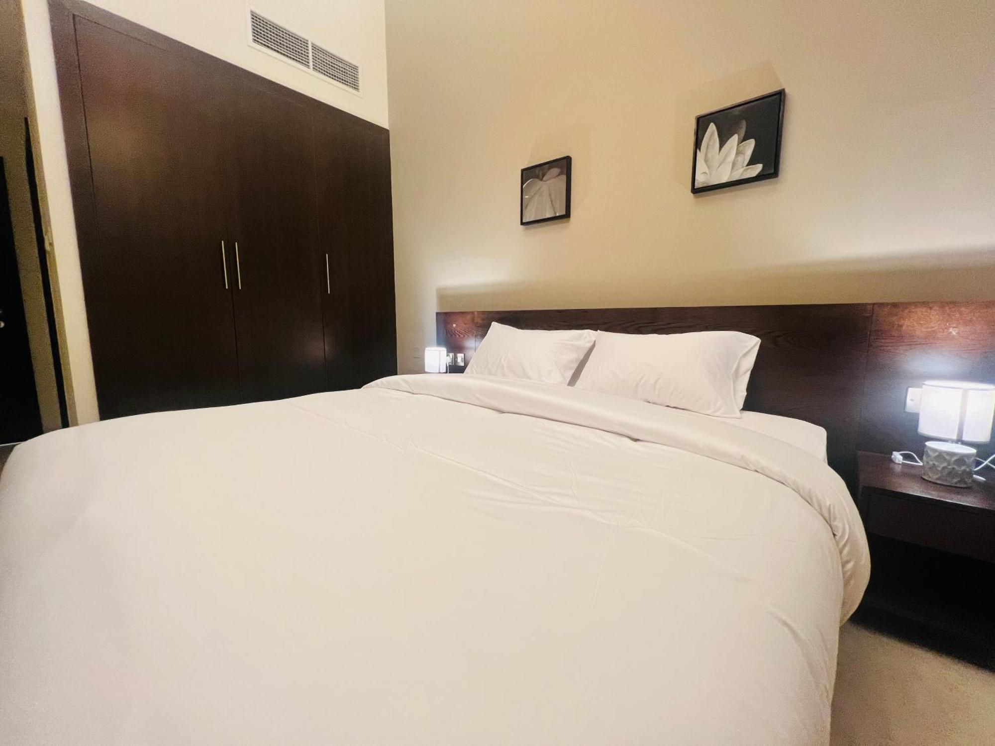 Alraef Luxury Apartments ดูไบ ภายนอก รูปภาพ