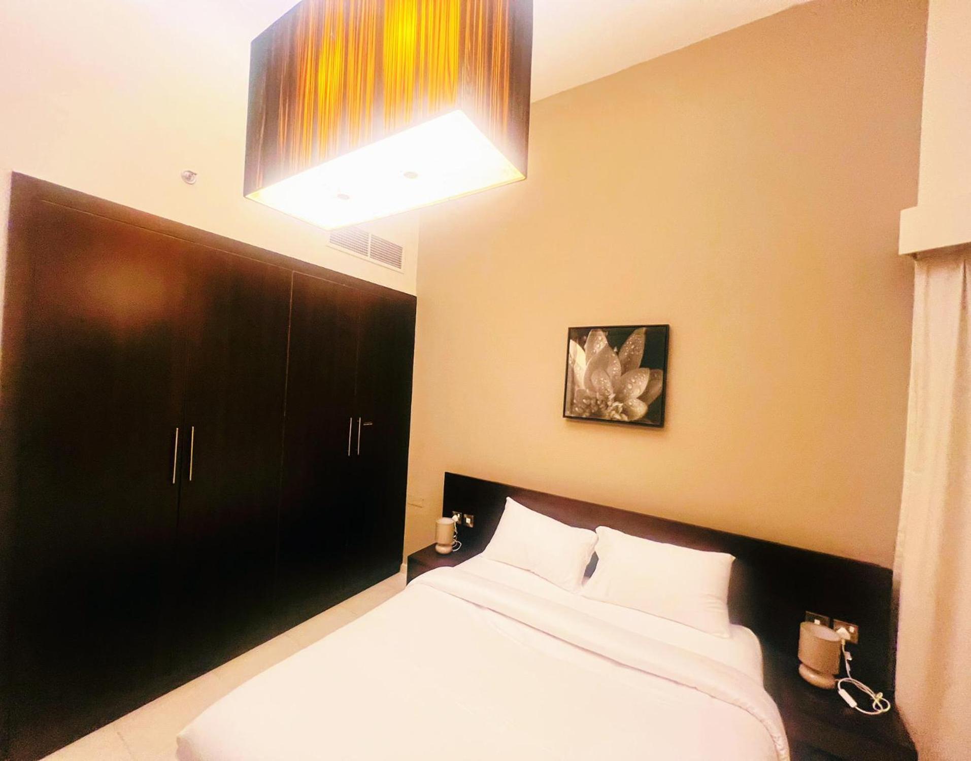 Alraef Luxury Apartments ดูไบ ภายนอก รูปภาพ