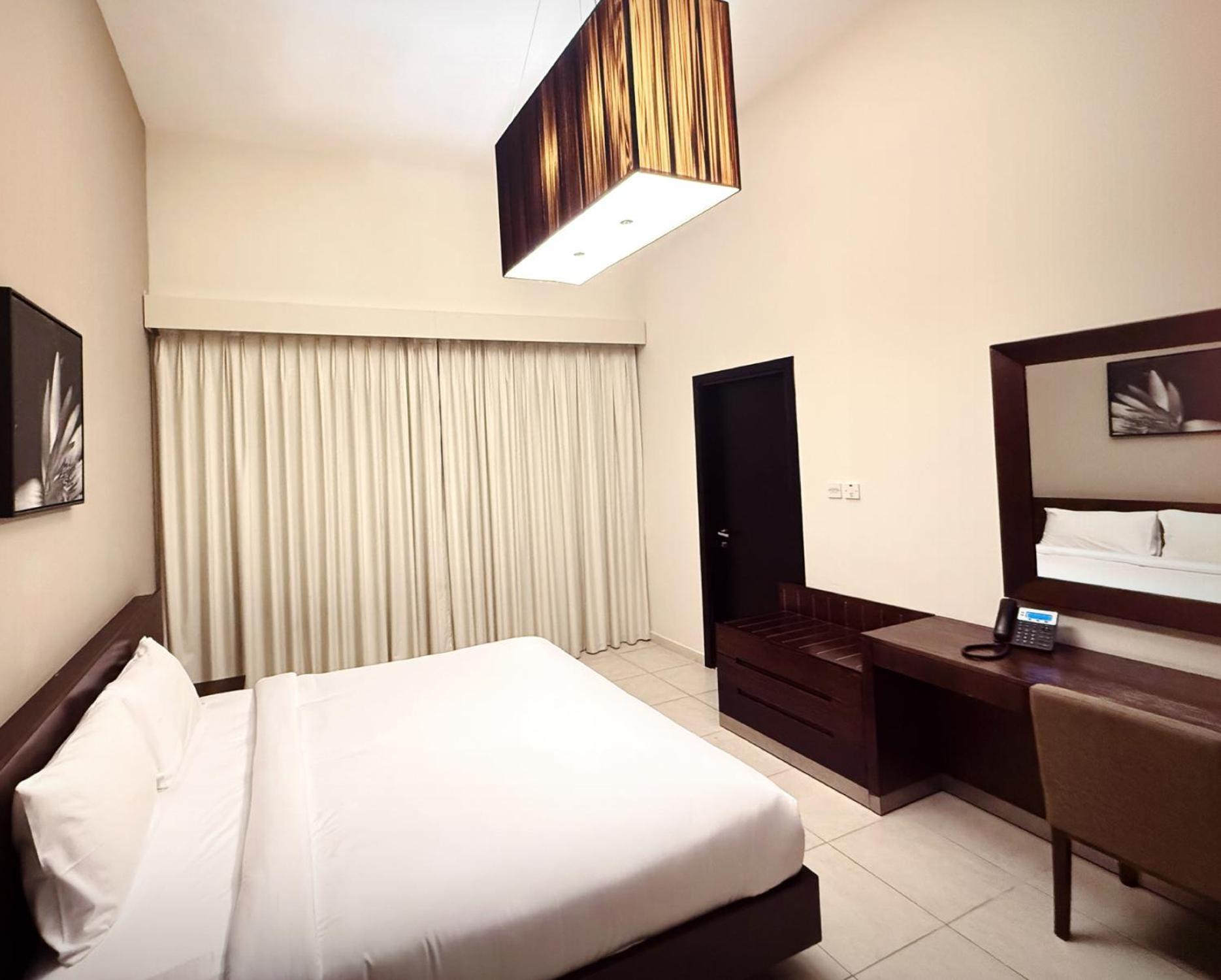 Alraef Luxury Apartments ดูไบ ภายนอก รูปภาพ